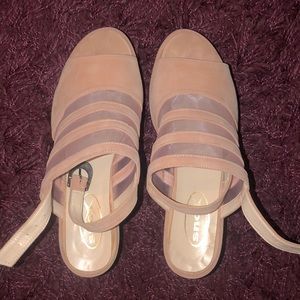5/$25 - Wedge Heels